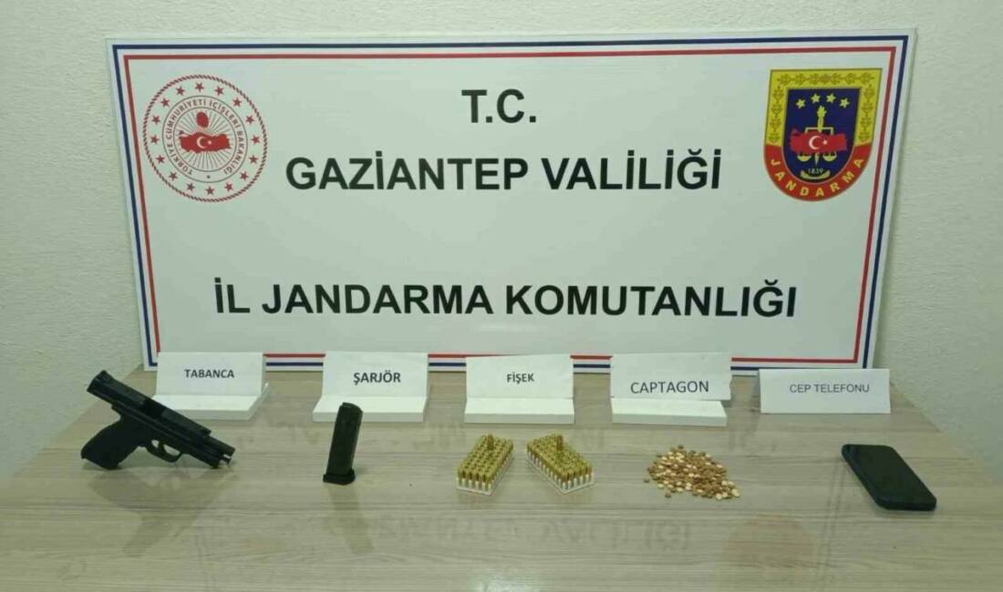 Gaziantep’te 200 adet captagon hap ele geçirildi: 1 şahıs tutuklandı Gaziantep'te jandarma operasyonunda 200 captagon hap ele geçirildi ve bir