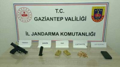 Gaziantep'te jandarma operasyonunda 200 captagon hap ele geçirildi ve bir