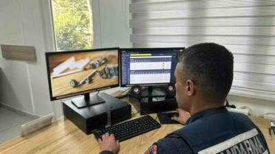 Gaziantep'te siber dolandırıcılık suçlamasıyla yakalanan 3 şüpheli tutuklandı. Jandarmanın operasyonu