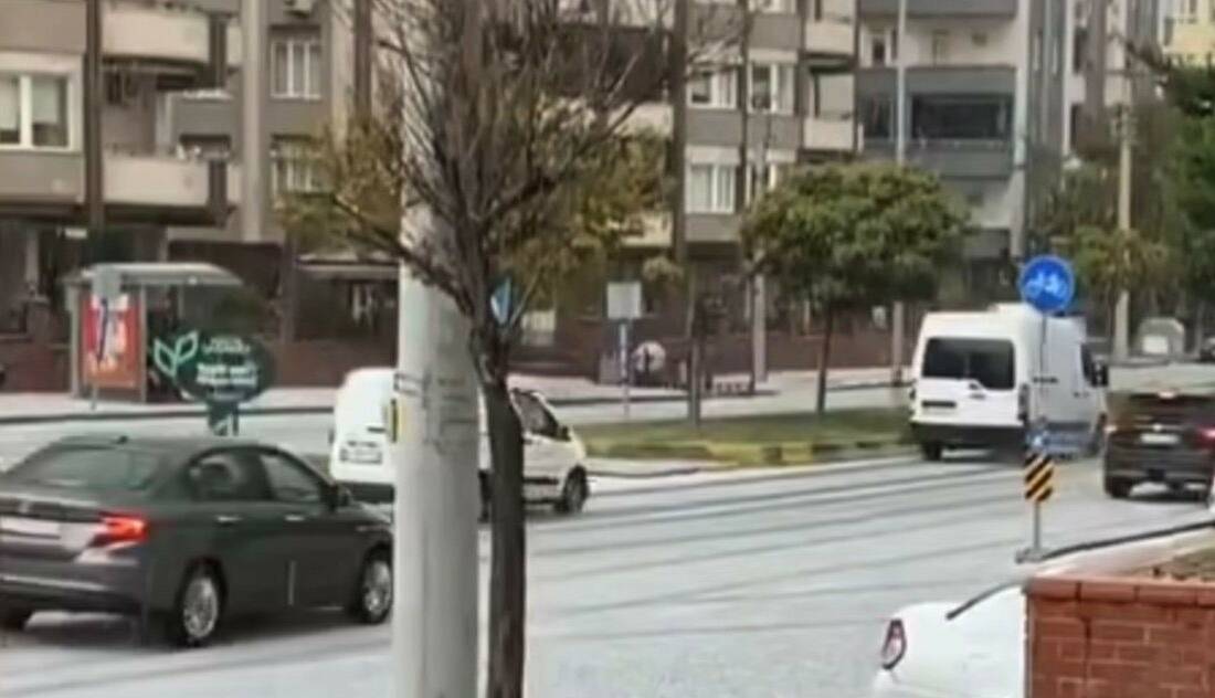 Gaziantep’te dolu etkili oldu: Cadde ve sokaklar beyaza büründü Gaziantep kent merkezinde gece saatlerinden itibaren kısa süreli dolu yağışı