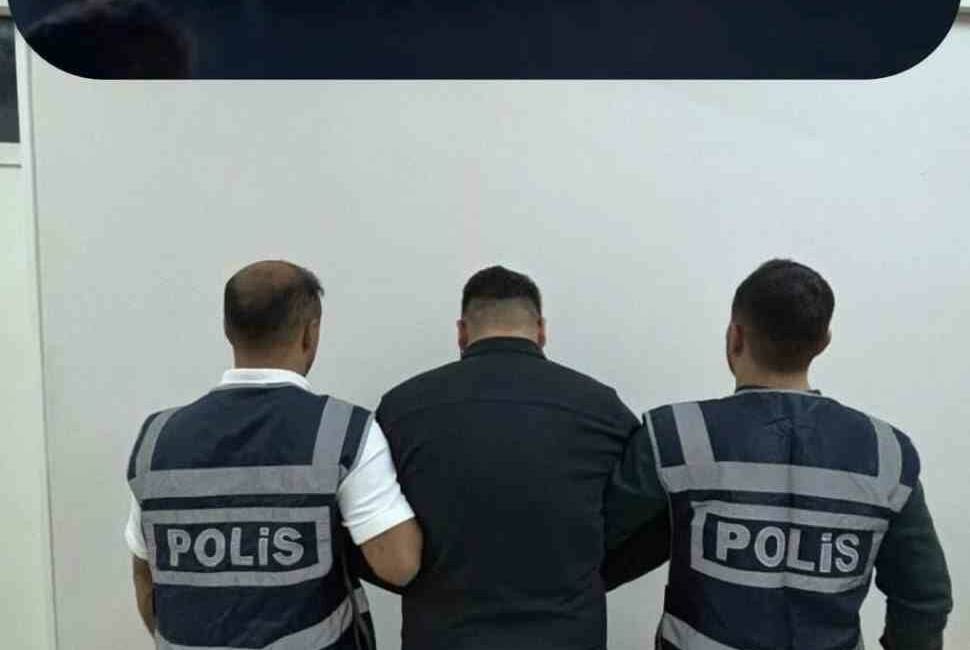 Gaziantep'te polis ekipleri tarafından yapılan operasyonda aranan 2 şüpheli yakalandı.