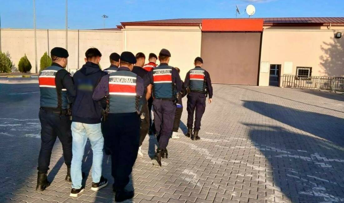 Gaziantep’te hırsızlık şüphelisi 19 şahıs yakalandı Gaziantep’te jandarma ekiplerinin son bir ayda yaptığı operasyonlarda yakalanan hırsızlık