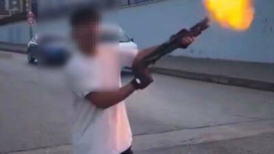 Gaziantep'te 18 yaşından küçük 3 şahıs, ellerindeki pompalı tüfekle rastgele