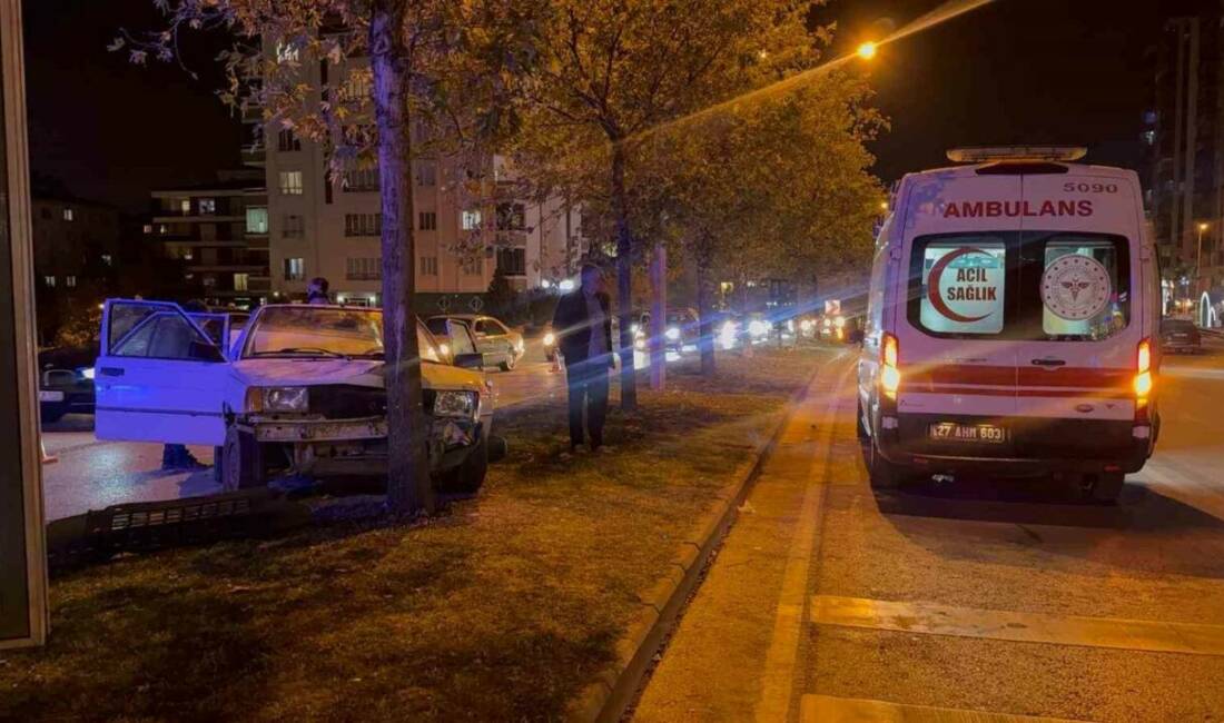 Gaziantep'te sokakta yarışan üç aracın trafik kazasına sebep olması sonucu