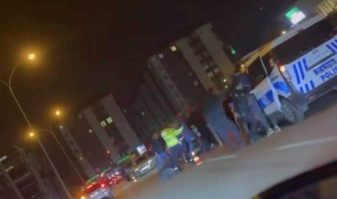 Gaziantep’te trafik cezasına tepki gösteren şahıslardan polise mukavemet Gaziantep'te, trafik uygulaması sırasında ceza alan kişilerin polis ekiplerine tepki