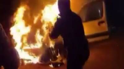 Gaziantep'te L Tipi Kapalı Ceza İnfaz Kurumu personeli, yanan bir