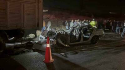 Gaziantep’te silaj yüklü kamyona çarpan otomobilde hayatını kaybeden 3 kişinin,