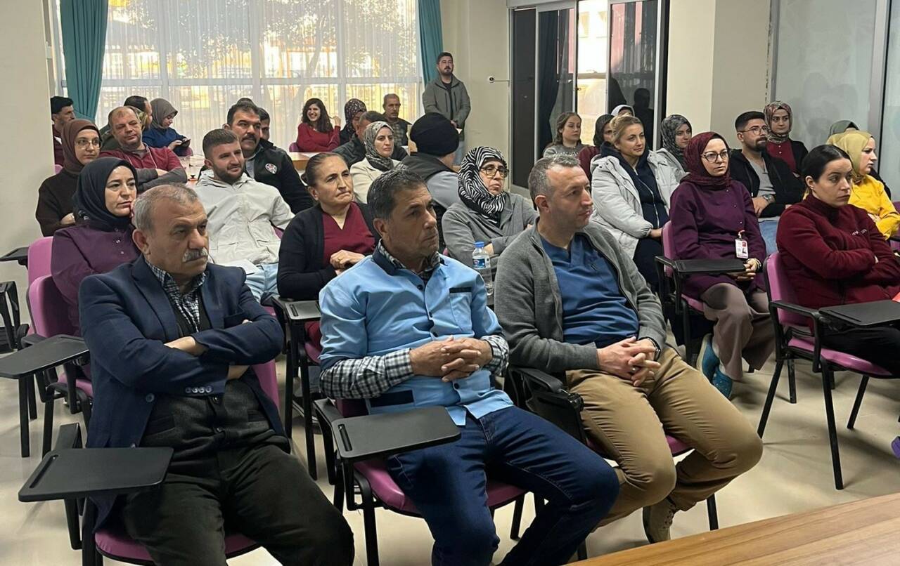 Adıyaman'ın Gölbaşı ilçesinde, Gölbaşı Devlet Hastanesi çalışanlarına yangın ve doğal