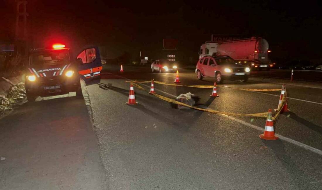 Hafif ticari aracın çarptığı yaşlı adam hayatını kaybetti Adıyaman'da yaşlı bir adamın, hafif ticari aracın çarpması sonucu hayatını