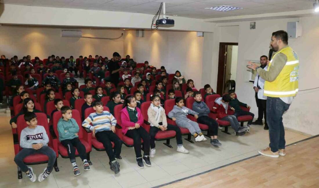Haliliye Belediyesi’nden öğrencilere yönelik bilinç eğitimi Haliliye Belediyesi, çocukların fiziksel ve ruhsal gelişimlerini desteklemek amacıyla okullarda