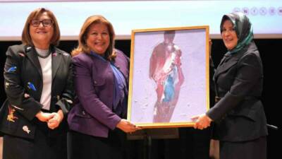 HKÜ'de düzenlenen öğretmenler günü kutlama programı coşku dolu anlara sahne