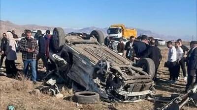 Şırnak'ın Cizre-İdil ilçeleri arasındaki karayolunda meydana gelen kazada iki aracın