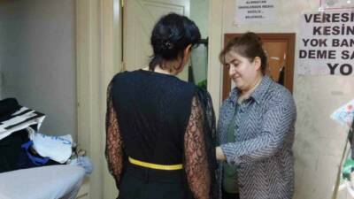 Gaziantep'te terzilik mesleğine 11 yaşında çırak olarak başlayan, evlenince mesleğini