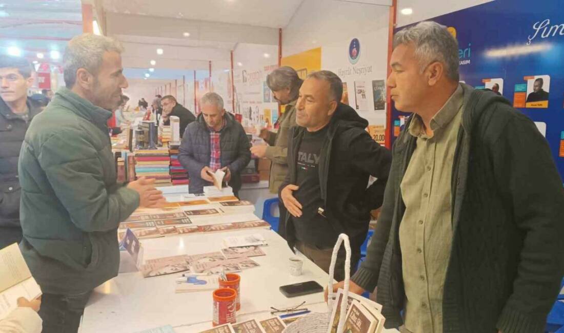 Adıyaman'ın Kahta ilçesinde ilk kez düzenlenen kitap fuarı, büyük ilgi