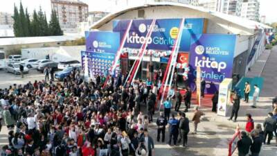 Adıyaman'ın Kahta ilçesinde düzenlenen ilk Kitap Fuarı, 75 yayınevi ve