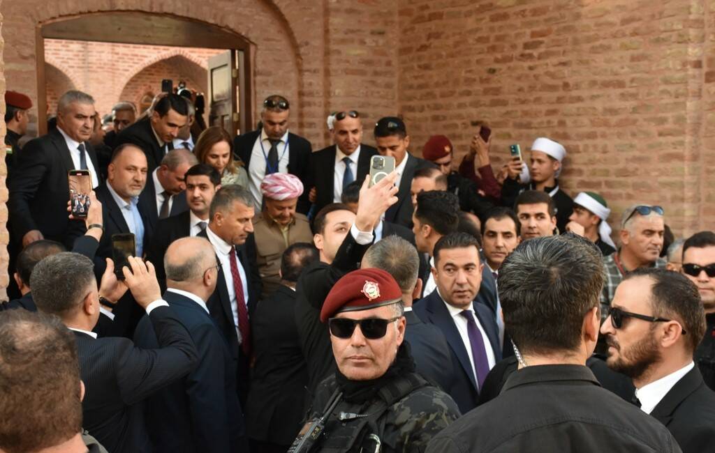 KDP lideri Mesut Barzani, Cizre’de tarihi mekanları gezdi Irak KDP lideri Mesut Barzani, Şırnak'ta düzenlenen Melaye Ciziri Sempozyumu'na