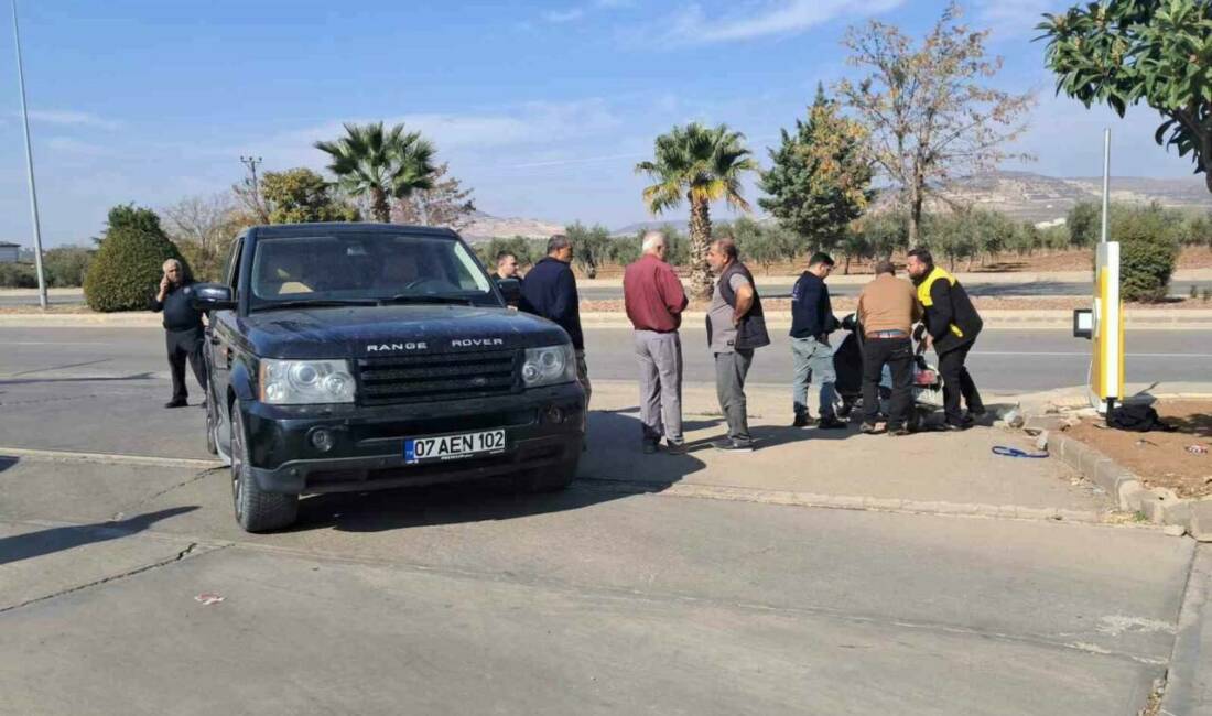 Kilis-Gaziantep kara yolunda bir cip ile motosikletin çarpıştığı kazada, motosiklet