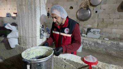 Kilis'te bir evin altında kaçak olarak peynir ve yoğurt üretimi