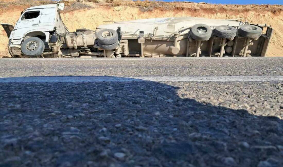 Kilis’te kamyon, tır ve beton mikseri çarpıştı Kilis-Hatay kara yolunda meydana gelen kazada kamyon, tır ve beton