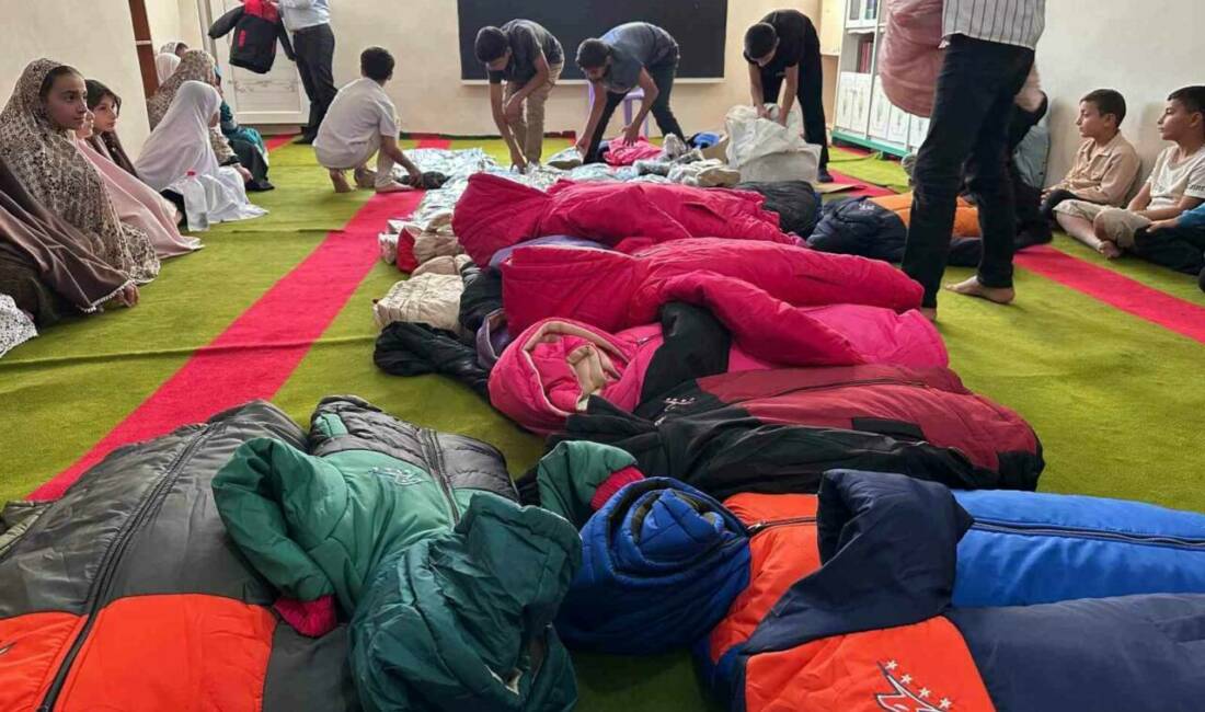 “Kış Gelmeden Sen Gel” Projesiyle minik yürekler ısındı Mustafa Şahin, "Kış Gelmeden Sen Gel" adlı sosyal sorumluluk projesiyle