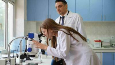 Gaziantep’te son günlerde etkisini artıran küçük sinek (üvez) istilası, vatandaşların