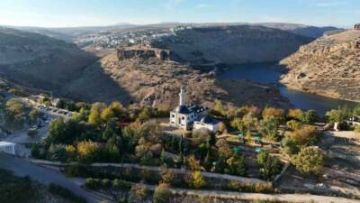 Diyarbakır'ın Eğil ilçesi, Hz. Elyasa ve Hz. Zülküf peygamberlerinin kabirlerine
