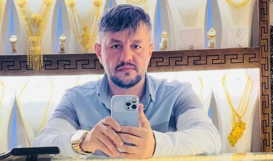 Mardin’de 1 kişinin öldüğü kuyumcu kavgasında 13 kişi tutuklandı Mardin'de kuyumcu esnafı arasında çıkan kavgada 1 kişi öldü. Kavgada