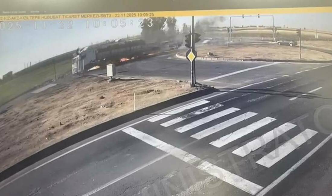 Mardin’de 2 tır ile SUV tipi aracın çarpıştığı kaza sonrası alev alan tır söndürüldü Mardin'in Kızıltepe ilçesinde meydana gelen trafik kazasında 2 tır ile