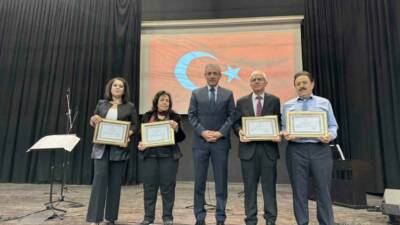 Mardin'de 24 Kasım Öğretmenler Günü kapsamında çelenk sunma töreni düzenlendi