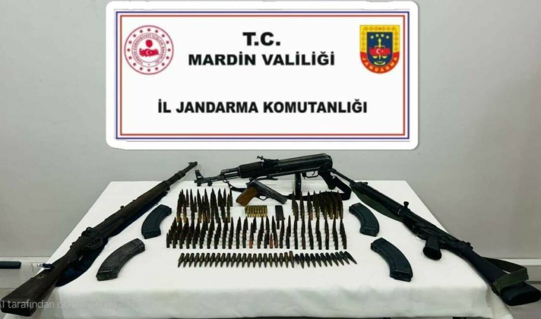 Mardin’de çok sayıda kaçak silah ve mühimmat ele geçirildi Derik ilçesinde gerçekleştirilen operasyonda çok sayıda kaçak silah ve mühimmat