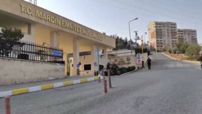 Mardin'de polis ekipleri tarafından gerçekleştirilen "Huzur ve Güven" uygulamasında bin