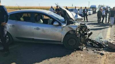 Mardin’in Kızıltepe ilçesinde iki otomobilin çarpıştığı kazada 6 kişi yaralandı.