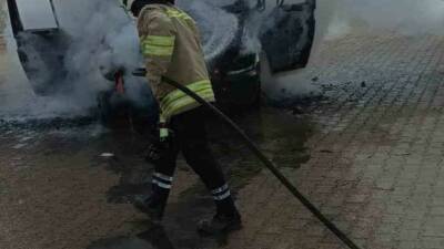Mardin'in Nusaybin ilçesinde, Duruca Mahallesi'nde meydana gelen yangın, itfaiye ekiplerinin