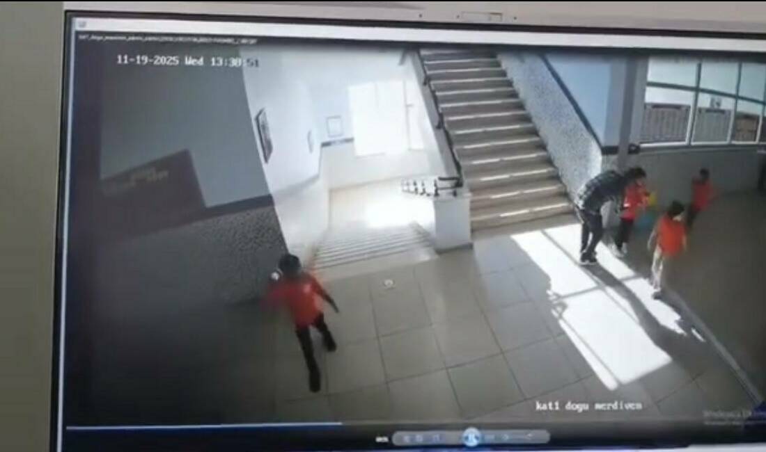 Mardin'in Kızıltepe ilçesinde bir öğrencinin boğazına yiyecek kaçması sonucu müdür