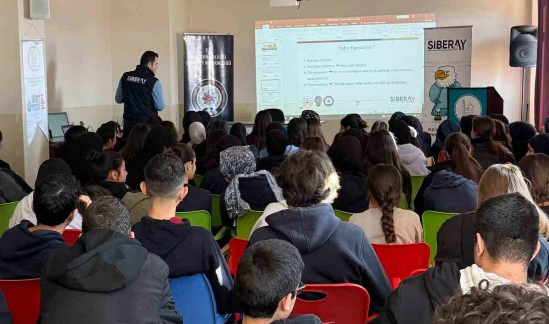 Mardin’in Artuklu ilçesinde bulunan Anadolu İmam Hatip Lisesi öğrencileri, Siber