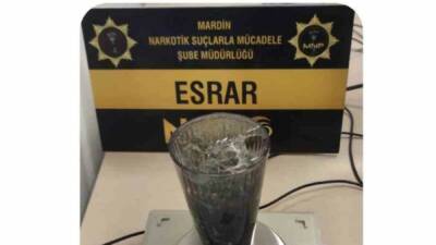 Mardin'de polis ekipleri tarafından Artuklu ilçesinde uyuşturucu ticareti ve kullanımını