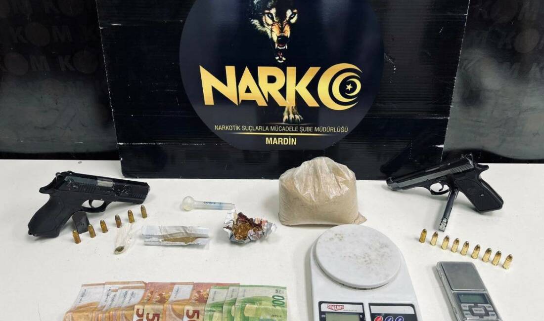 Mardin’de uyuşturucu operasyonu: 8 gözaltı Mardin'de polis ekipleri tarafından düzenlenen uyuşturucu operasyonunda Nusaybin ilçesinde 4
