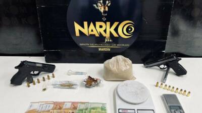 Mardin'de polis ekipleri tarafından düzenlenen uyuşturucu operasyonunda Nusaybin ilçesinde 4