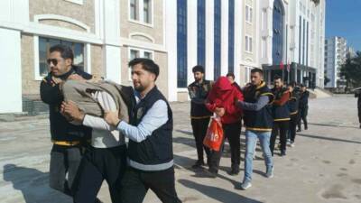 Adıyaman'da fuhuş yaptıkları ve aracılık ettikleri iddiasıyla gözaltına alınan 6