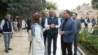 Eyyübiye Belediye Başkanı Mehmet Kuş, sahadaki çalışmaları yerinde incelemeye ve