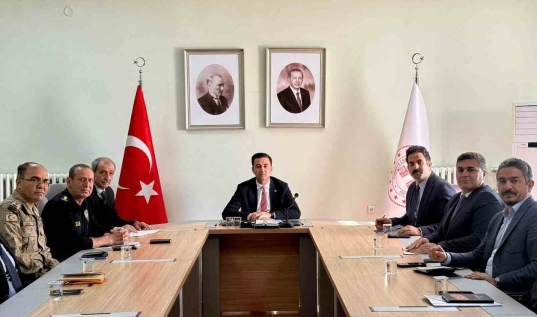 Mardin’in Midyat İlçe Kaymakamı Mehmet Kaya başkanlığında kış tedbirleri koordinasyon