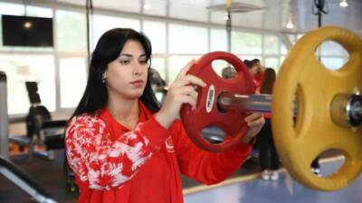 Halter sporuna başladığında çevresindeki ön yargılara rağmen 6 yılda 25