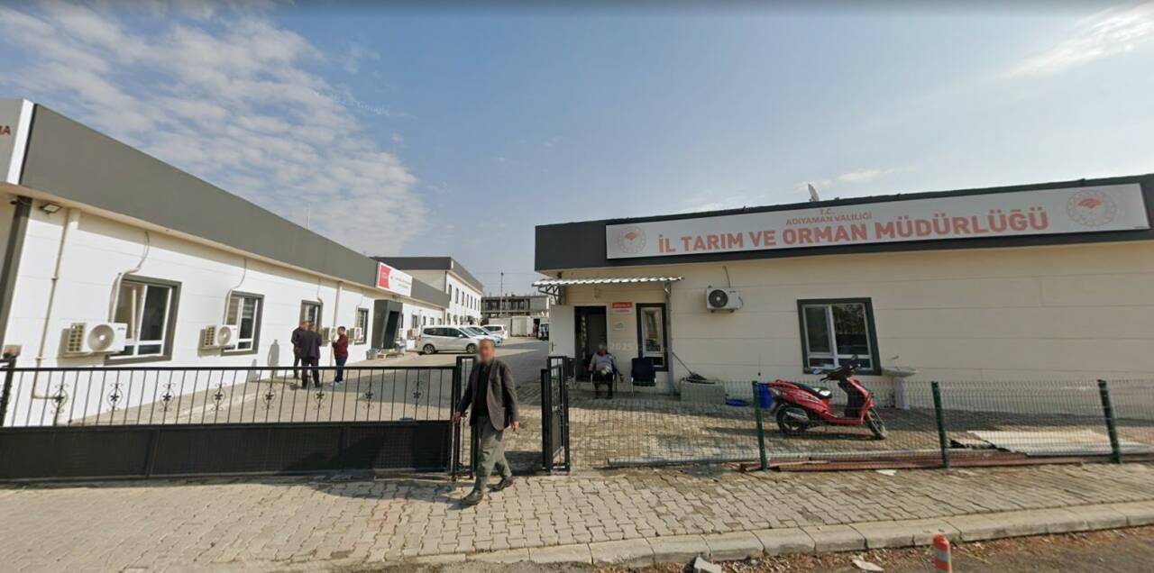 100 ADET ÜZÜM SIKMA MAKİNESİ,30 ADET TELLİ TERBİYE SİSTEMİ,30 ADET ZARARLI MÜCADELE VE BİTKİ BESLEME MALZEMELERİ,23 ADET BASINÇLI SULAMA SİSTEMİ,142 ADET MOTORLU SIRT PÜLVERİZATÖRÜ,230 ADET BUDAMA MAKASI