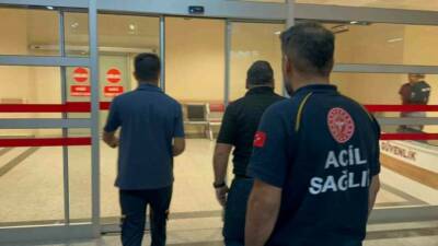 Adıyaman’da yolun karşı tarafına geçmeye çalışan 2 yaya, otomobilin çarpması