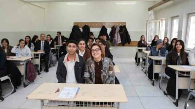 Gaziantep Büyükşehir Belediyesi, LGS ve YKS'ye hazırlanan öğrencilere yönelik deneme