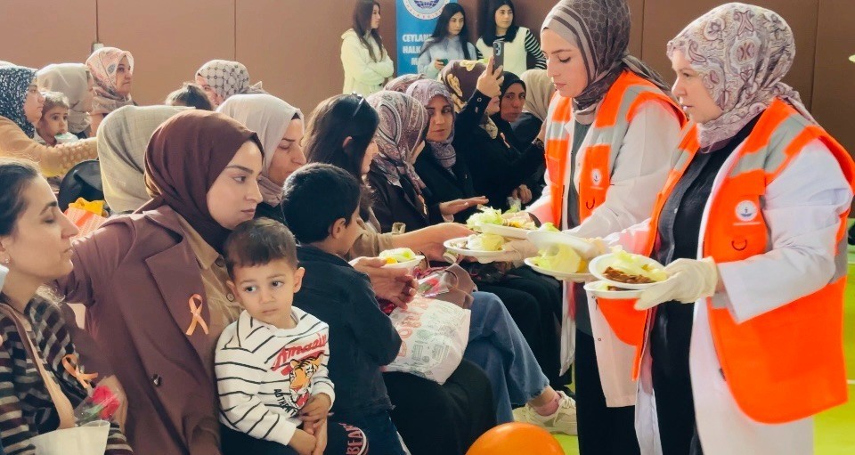 Ceylanpınar ilçesinde Kadına Yönelik Şiddetle Uluslararası Mücadele Günü kapsamında düzenlenen