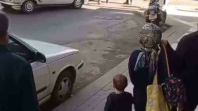 Viranşehir ilçesinde doğalgaz hattı döşeme çalışmaları sırasında kepçenin boruya zarar