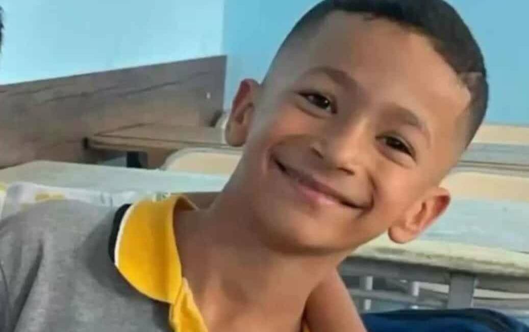 Şanlıurfa’da kaza: 1 çocuk öldü, baba yaralandı Şanlıurfa'nın Ceylanpınar ilçesinde tır ile hafif ticari aracın çarpıştığı trafik