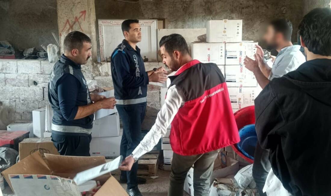 Şanlıurfa’da onlarca koli sahte zirai ilaç ele geçirildi Eyyübiye Belediyesi Zabıta Müdürlüğü, İlçe Tarım Müdürlüğü ve Emniyet Müdürlüğü