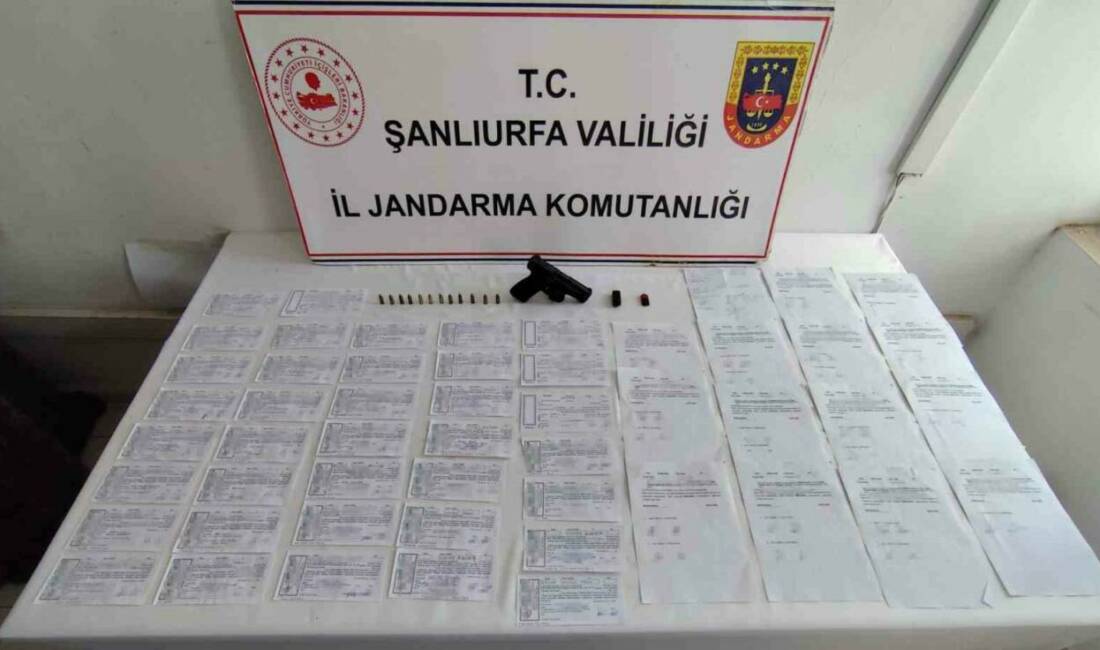 Şanlıurfa’da tefecilik operasyonunda 3 gözaltı Şanlıurfa’da jandarma ekiplerince düzenlenen tefecilik operasyonunda 3 zanlı gözaltına alındı.